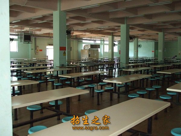 學校食堂