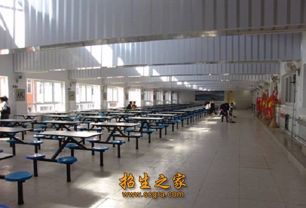 學校食堂