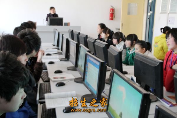 學(xué)生上課