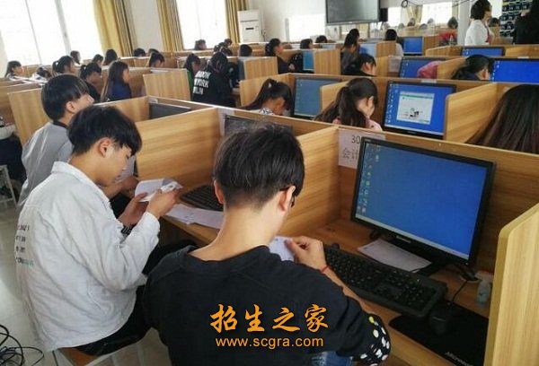 會計專業(yè)學(xué)生