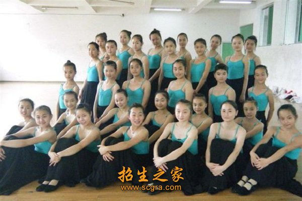 學(xué)生合照、
