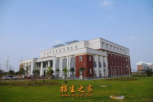 校園環(huán)境