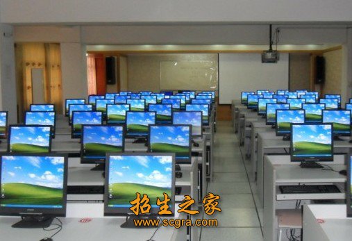 學(xué)校計算機房