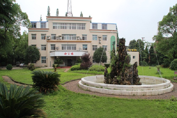 湘鄉(xiāng)市華光電子工業(yè)學