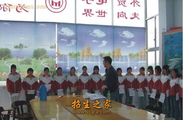 綿陽外貿(mào)電子學(xué)校2018年招生計(jì)劃和畢業(yè)待遇是怎樣的