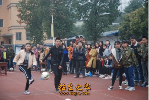 四川省丹棱職業(yè)高級中學(xué)校的收費(fèi)標(biāo)準(zhǔn)_助學(xué)政策