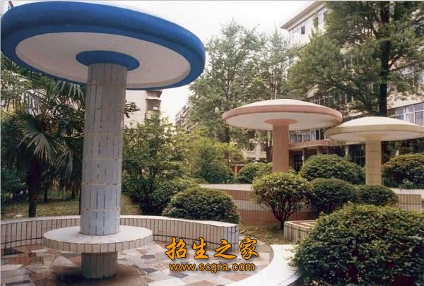 學(xué)校環(huán)境