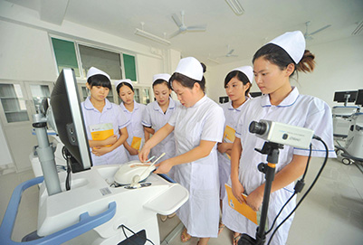 初中生讀遵義衛(wèi)校護理專業(yè)五年制大專好嗎