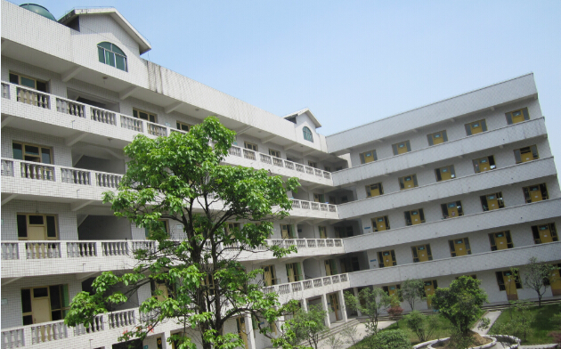 夾江縣云吟職業(yè)中學校的校園環(huán)境怎么樣