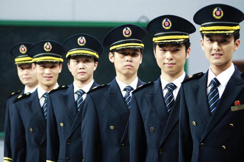 成都航空鐵路學校分享：高鐵開通催生鐵路專業(yè)報考熱