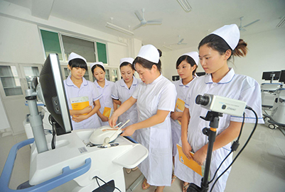 初中未畢業(yè)的女生可以報讀成都衛(wèi)校護(hù)理專業(yè)嗎