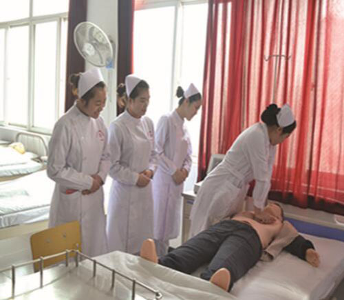 現(xiàn)在報(bào)考護(hù)理專業(yè)哪所院校好