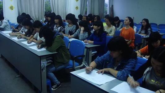 如何選擇好的計(jì)算機(jī)職業(yè)學(xué)校。