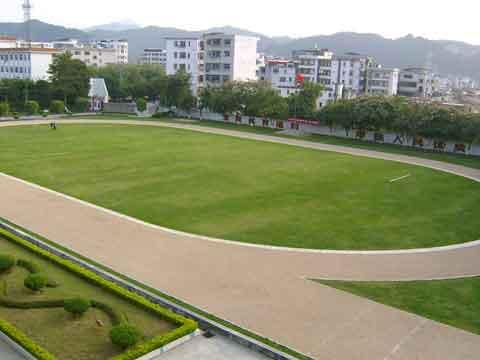 貴陽新華職業(yè)學校招生條件嚴格不呢