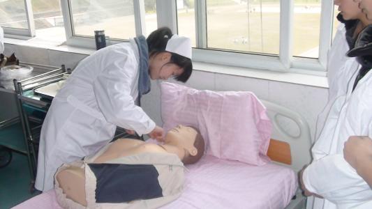 重慶開設(shè)臨床醫(yī)學(xué)專業(yè)比較好的大學(xué)是哪些,重慶公立衛(wèi)校