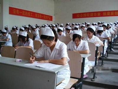 重慶護(hù)理衛(wèi)生專業(yè)的社會(huì)發(fā)展趨勢(shì)如何,重慶華大衛(wèi)校