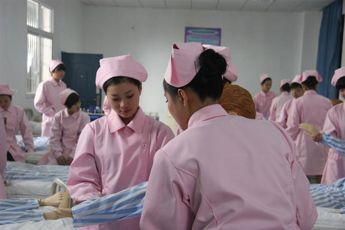 重慶希望衛(wèi)校高級(jí)護(hù)理前景好不好