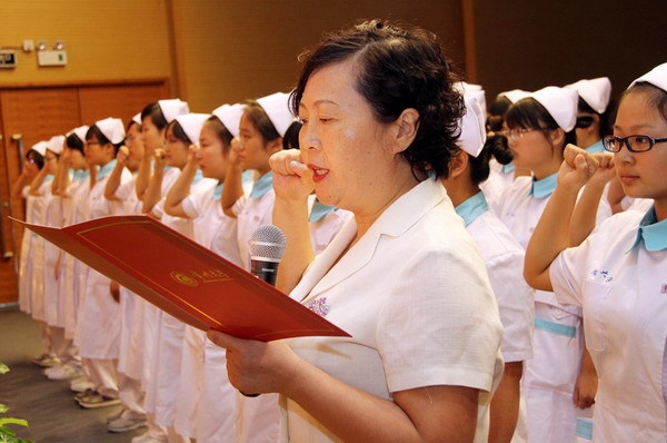 女生選擇高級護理專業(yè)怎么樣