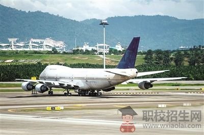學(xué)飛機維修選擇哪個學(xué)校？