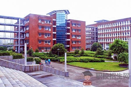 四川省廣元工貿學校好不好？