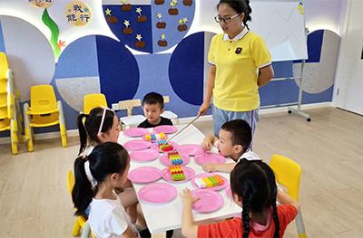 成都師范幼師學(xué)院的辦學(xué)規(guī)模條件好嗎？