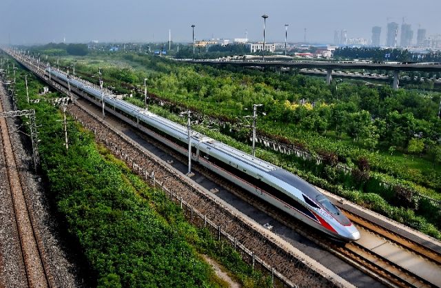 四川高鐵動車乘務(wù)員一般可以干多少年？