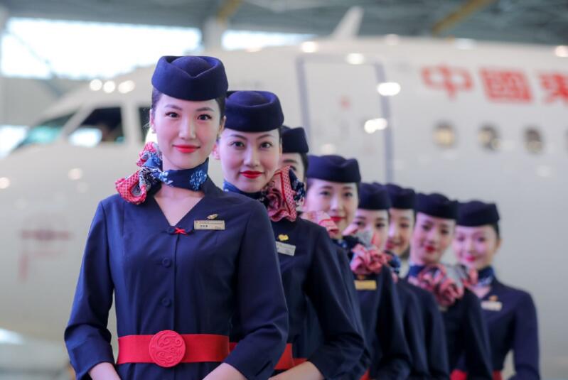 四川招收空中乘務(wù)員的時候?qū)ι眢w素質(zhì)有什么要求？