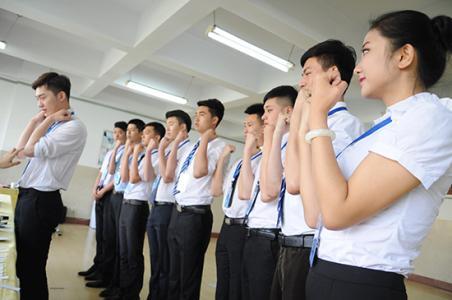 五治大學(xué)招生空中乘務(wù)專(zhuān)業(yè)的要求