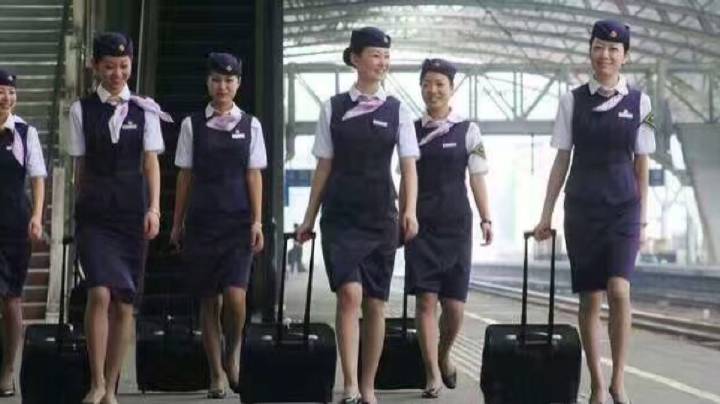 成都口碑最好航空服務(wù)學(xué)校是那所？