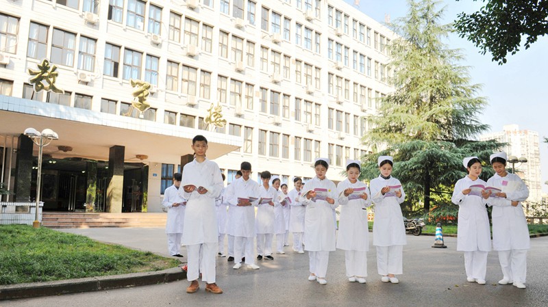 成都衛(wèi)生學(xué)校開設(shè)的康復(fù)治療專業(yè)好不好？